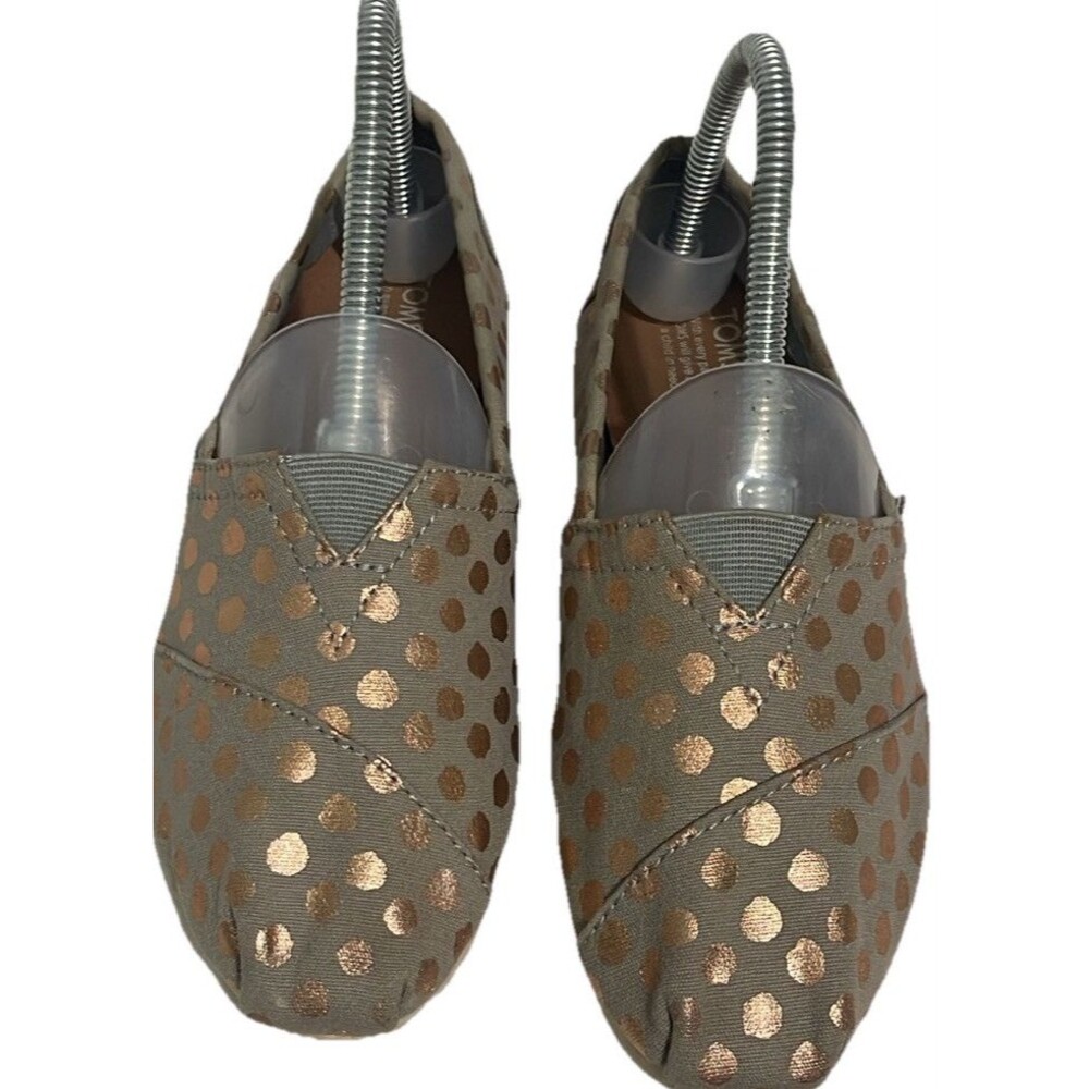 TOMS Drizzle Grey Rose Fold Polka Dot Slip On Comfort Shoes Woman’s SZ 7 Flats